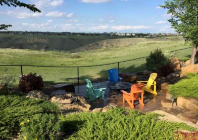 Natural stone fire pit patio