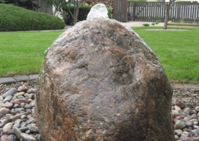 Bubbling rock water feature