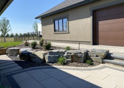 Natural stone wall