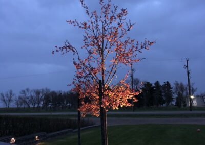 Landscape lighting, retaining wall